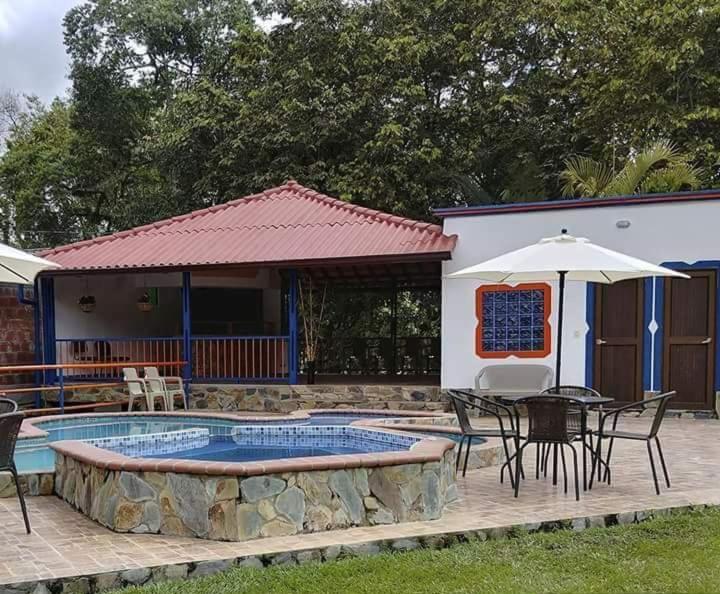 Ecohotel Colibri Salento Luna Park Екстериор снимка